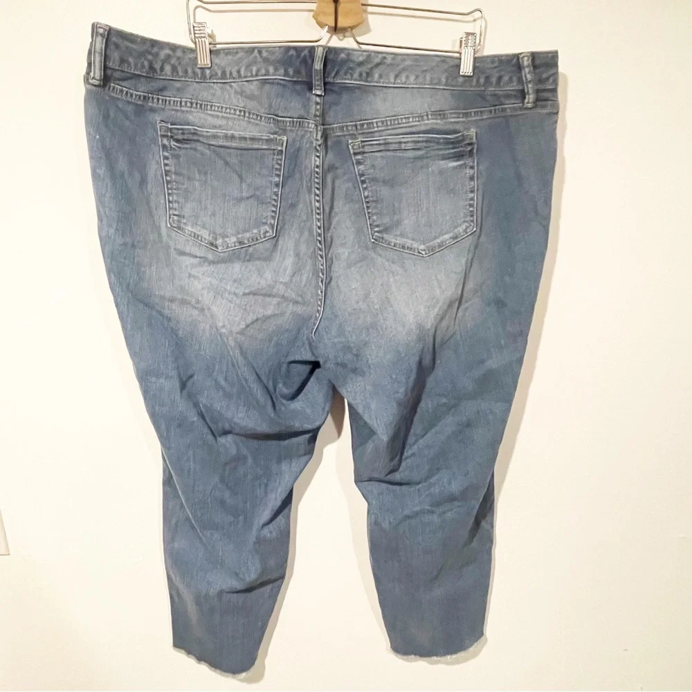 Torrid Plus Size 22 Boyfriend Fit Raw‎ Hem Medium Wash Jeans
